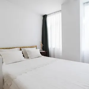 little-duplex-in-alfama.hotels-lisbon-portugal.com/